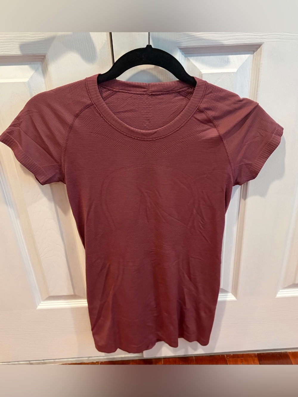 Women’s Lululemon Swiftly Tee, Size 6